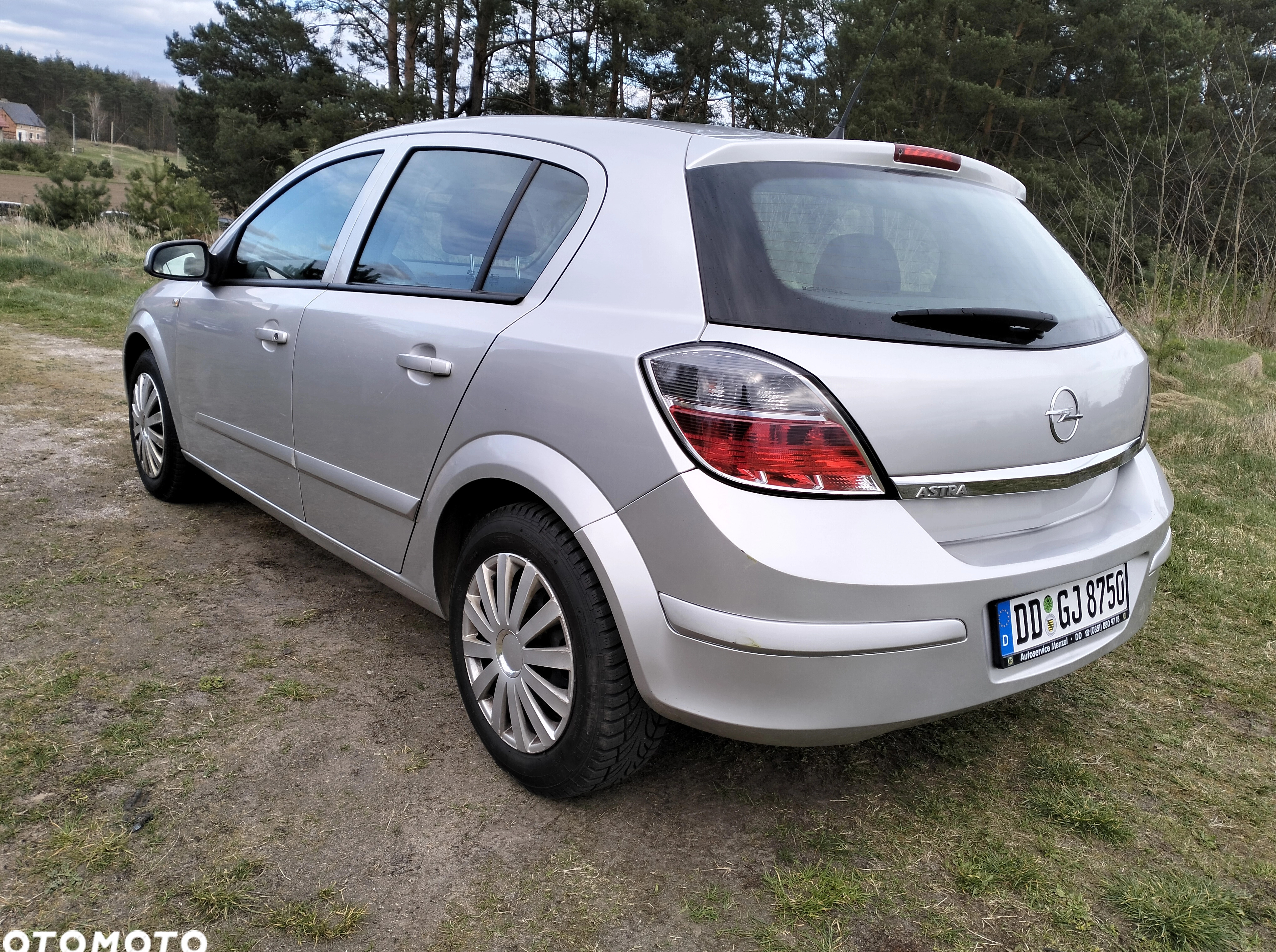 Opel Astra cena 8999 przebieg: 203100, rok produkcji 2008 z Chojnów małe 742